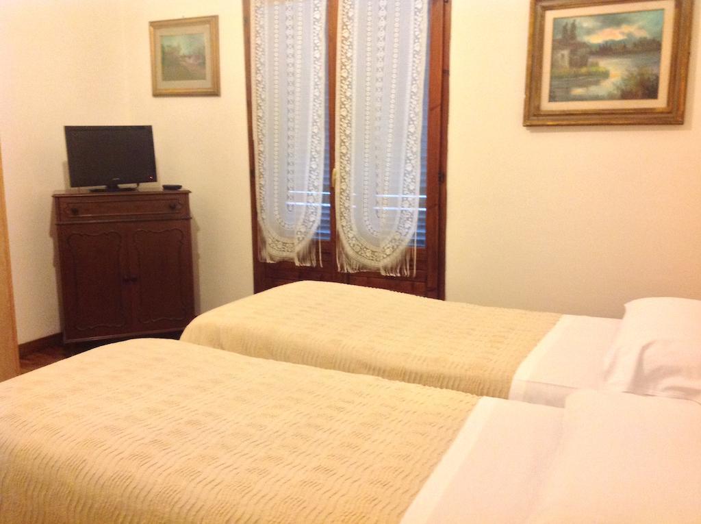 Riva Reno GuestHouse Bologna Værelse billede