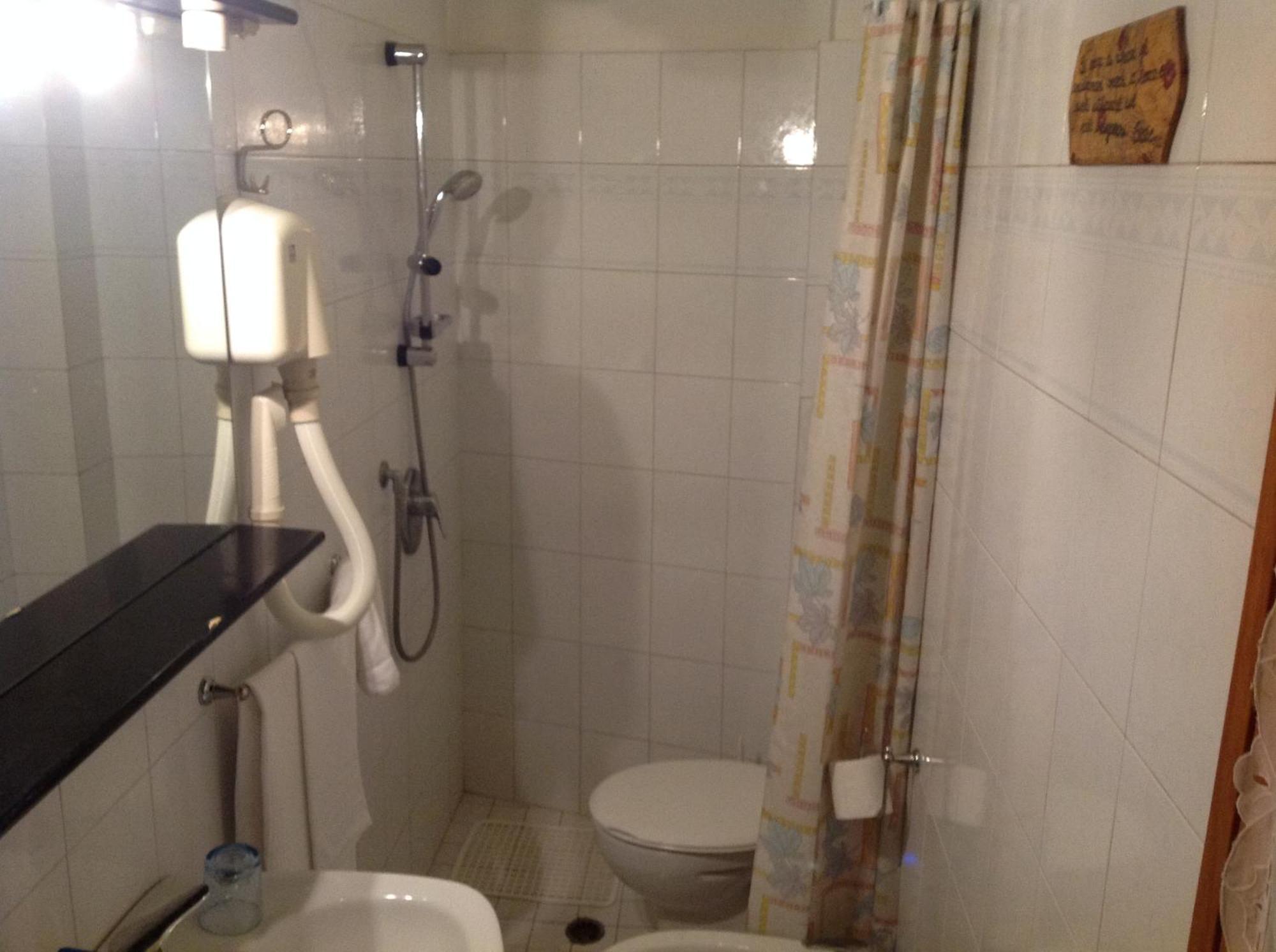 Riva Reno GuestHouse Bologna Værelse billede
