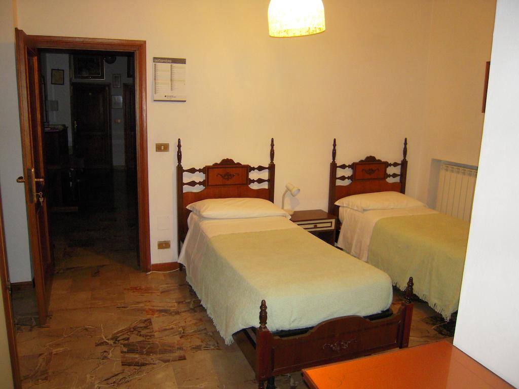 Riva Reno GuestHouse Bologna Værelse billede
